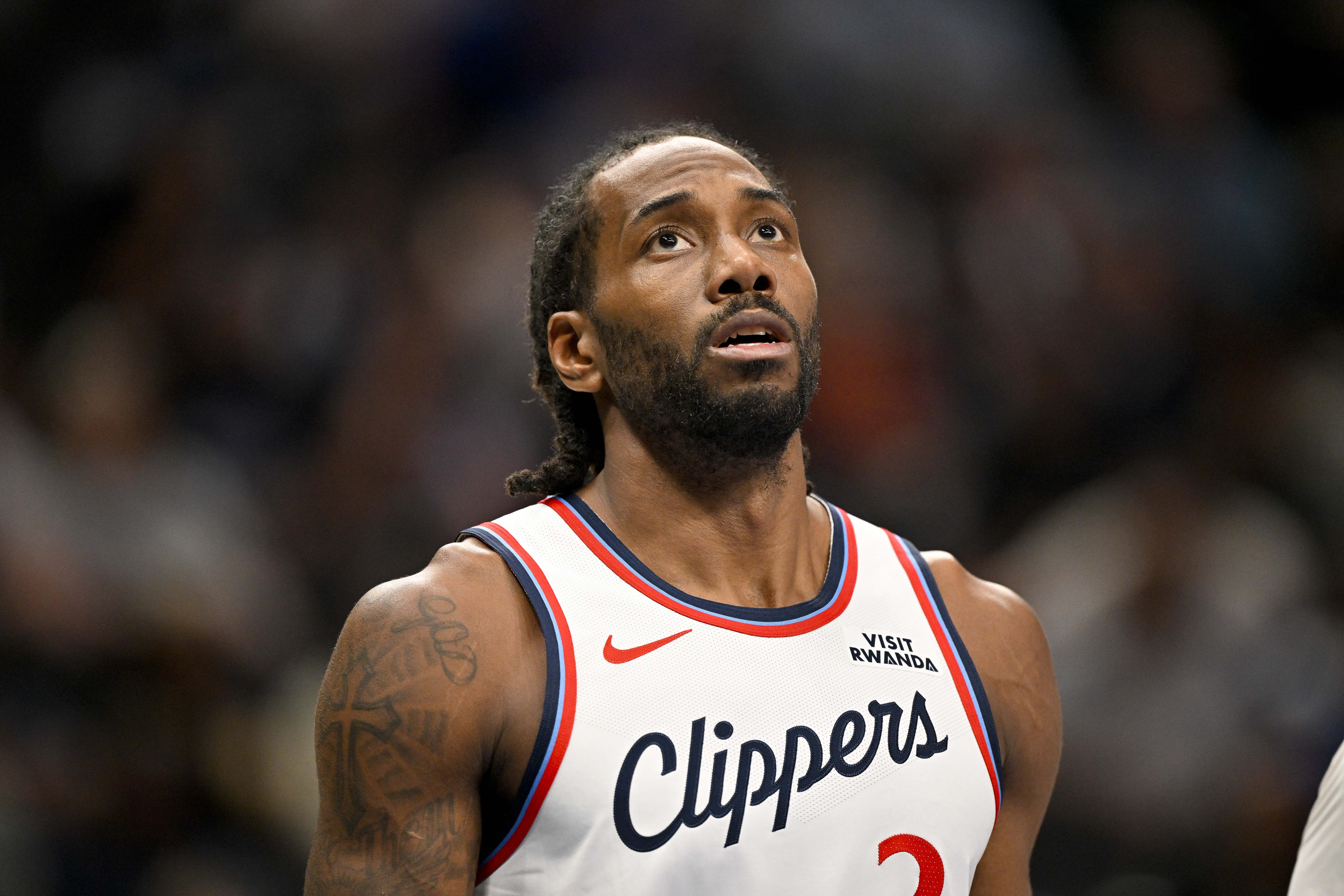 开云体育下载-今天没手感！伦纳德上半场8中3&amp;三分3中0仅得8分3板